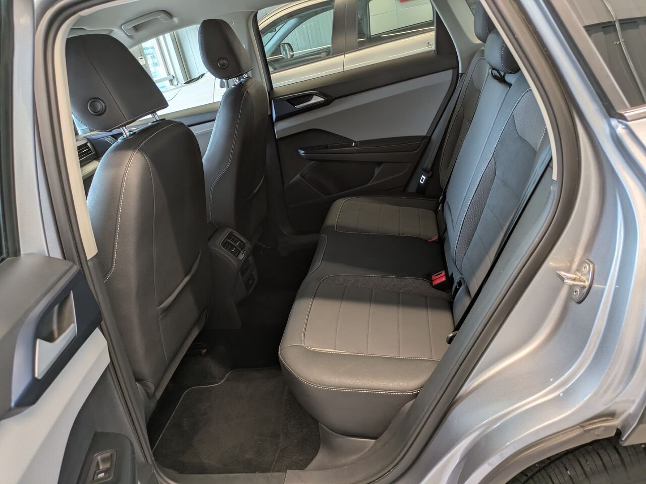 2024 Volkswagen Taos Grey Gatineau - photo #16