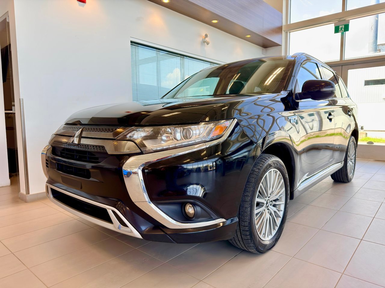 Mitsubishi Outlander PHEV 2020 Noir Notre-Dame-des-Prairies - photo #3