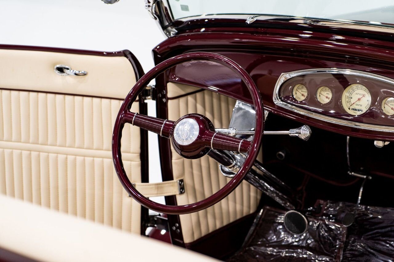1932 Ford Highboy Lobeck creation spectacular presentation **PRICE IN USD** Red Montreal - photo #9
