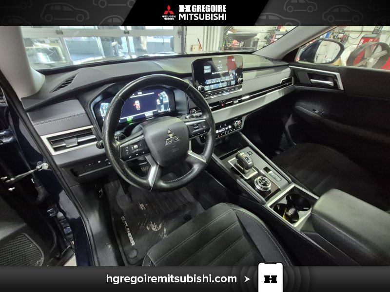 2025 Mitsubishi Outlander Plug-In Hybrid Blue Laval - photo #17