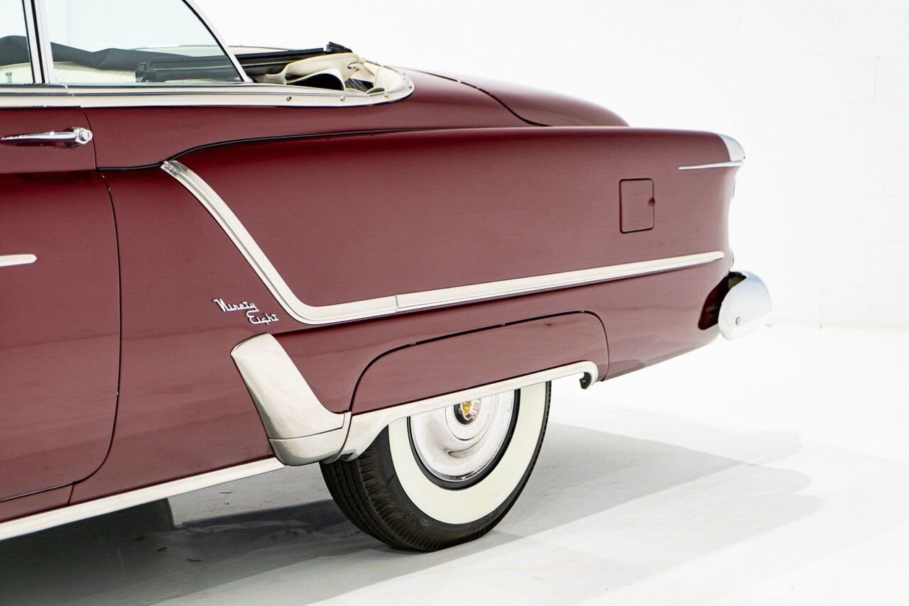 1953 Oldsmobile 98 PRIX EN USD | Convertible Beautifully Presented from complete Restoration Red Montreal - photo #47