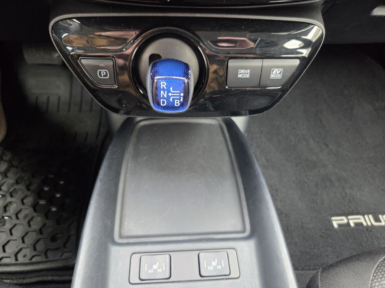 Toyota PRIUS 2020 Blanc Mont-Laurier - photo #14