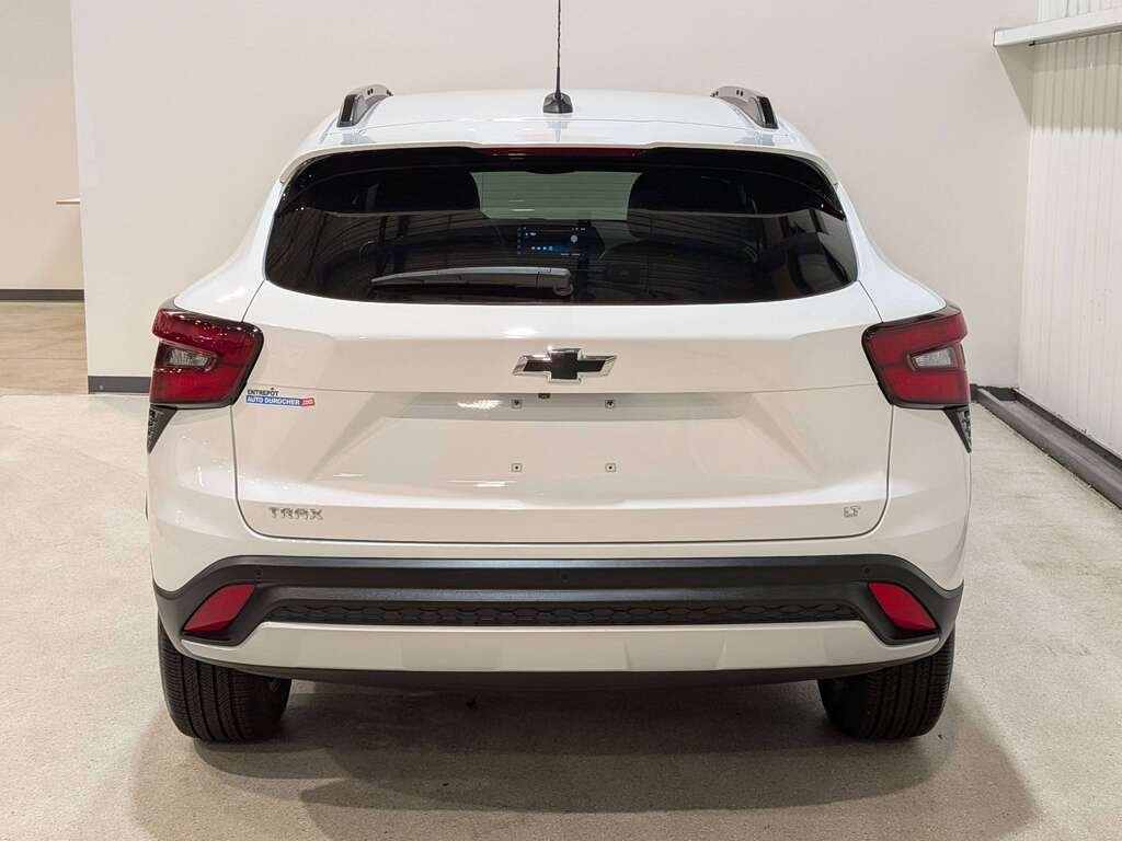 2025 Chevrolet Trax FWD 4dr LT White Val-David - photo #4