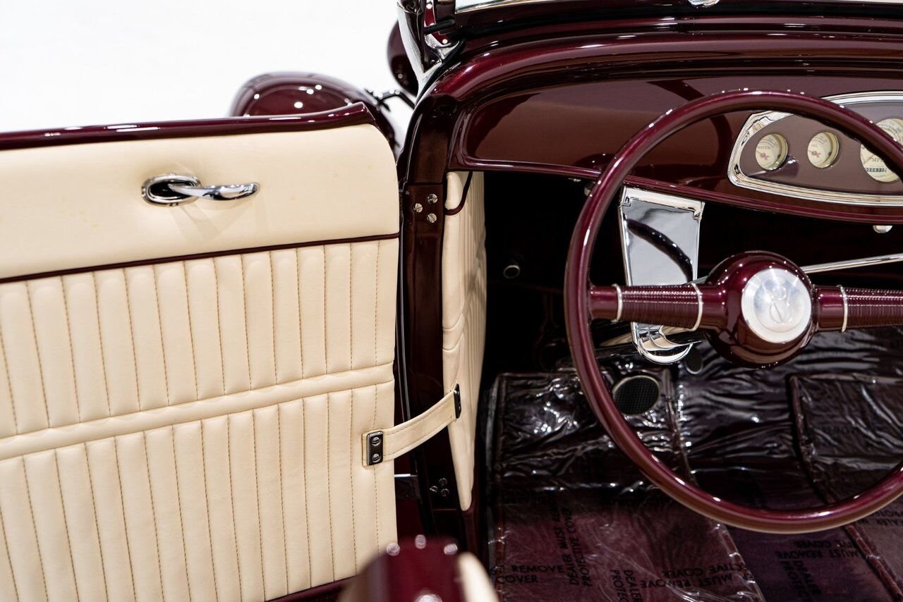 1932 Ford Highboy Lobeck creation spectacular presentation **PRICE IN USD** Red Montreal - photo #63
