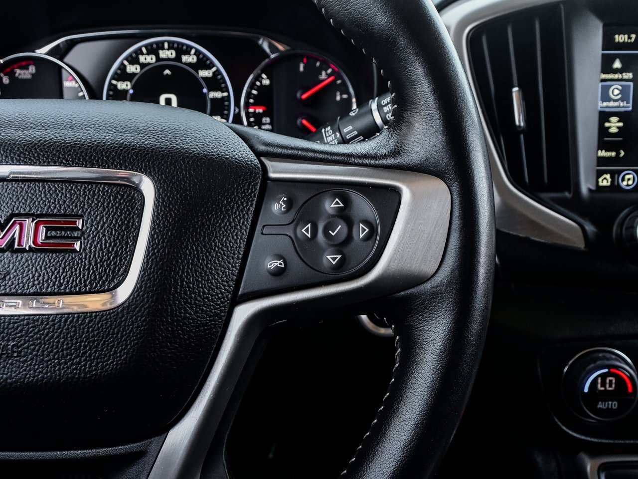 2022 GMC Terrain AWD 4dr Denali White Sherwood Park - photo #26