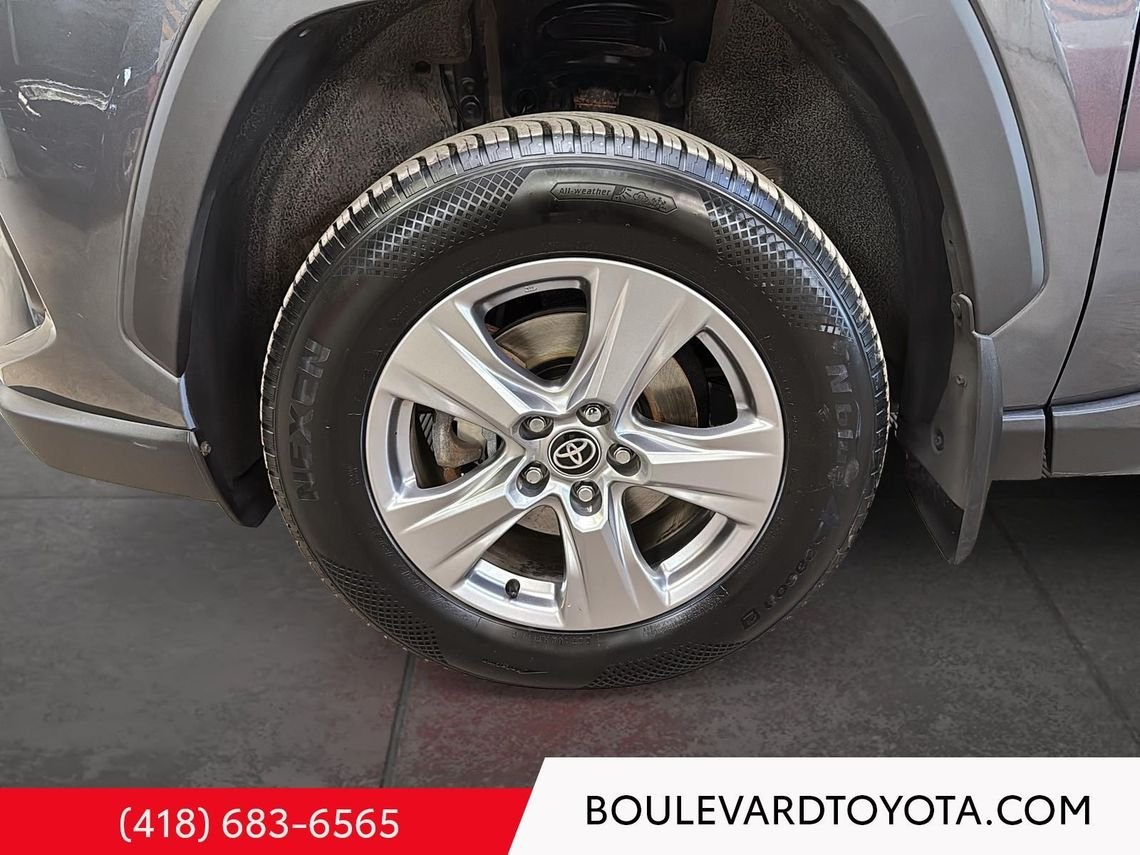 Toyota RAV4 Hybride 99232A-83 | XLE, AWD 2023 Gris Québec - photo #15
