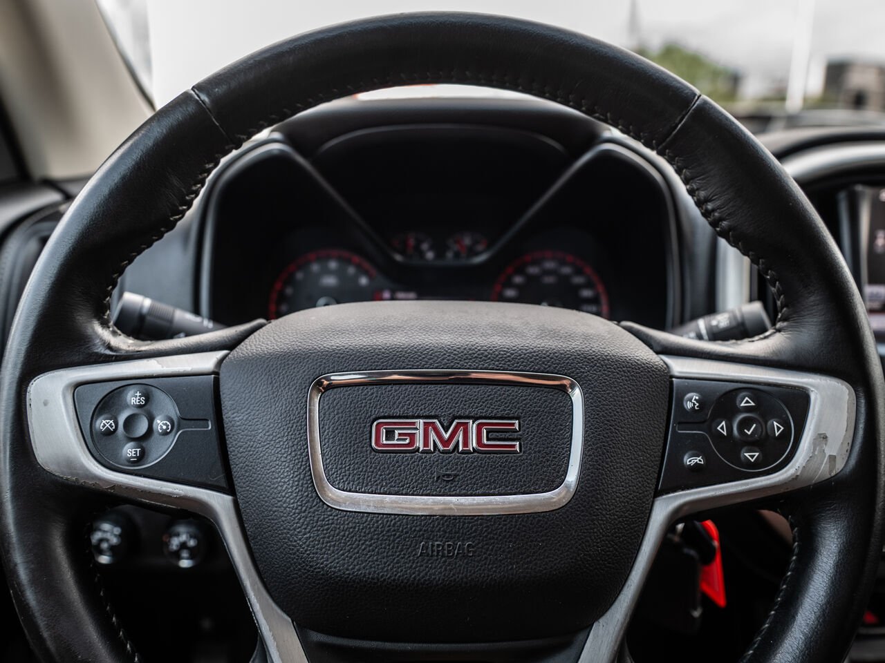 GMC Canyon 2016 Rouge Sainte-Julienne - photo #13