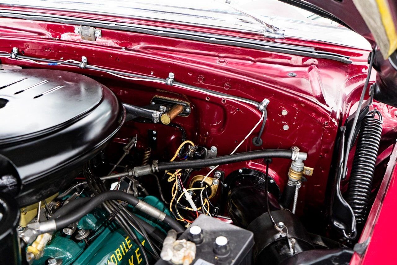 1953 Oldsmobile 98 PRIX EN USD | Convertible Beautifully Presented from complete Restoration Red Montreal - photo #23