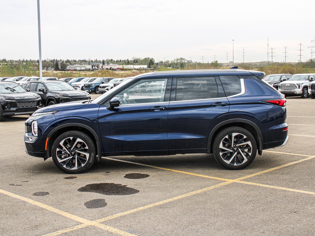 2024 Mitsubishi Outlander GT S-AWC Blue Sherwood Park - photo #4