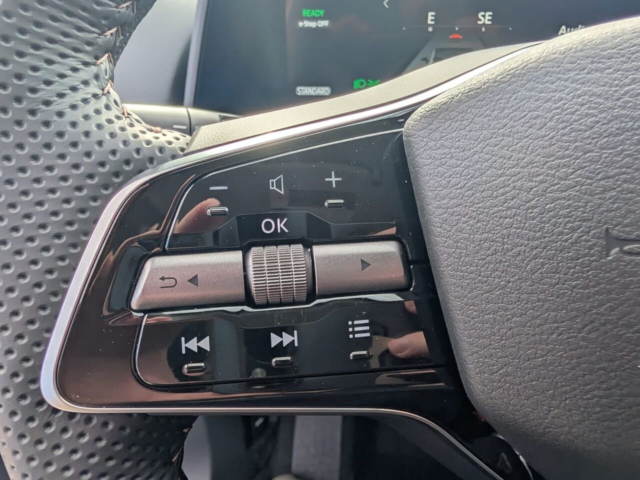 2026 NISSAN ARIYA ARIYA SL E-4ORCE Everest White Pearl Tricoat/Black Diamond Pearl Châteauguay - photo #21
