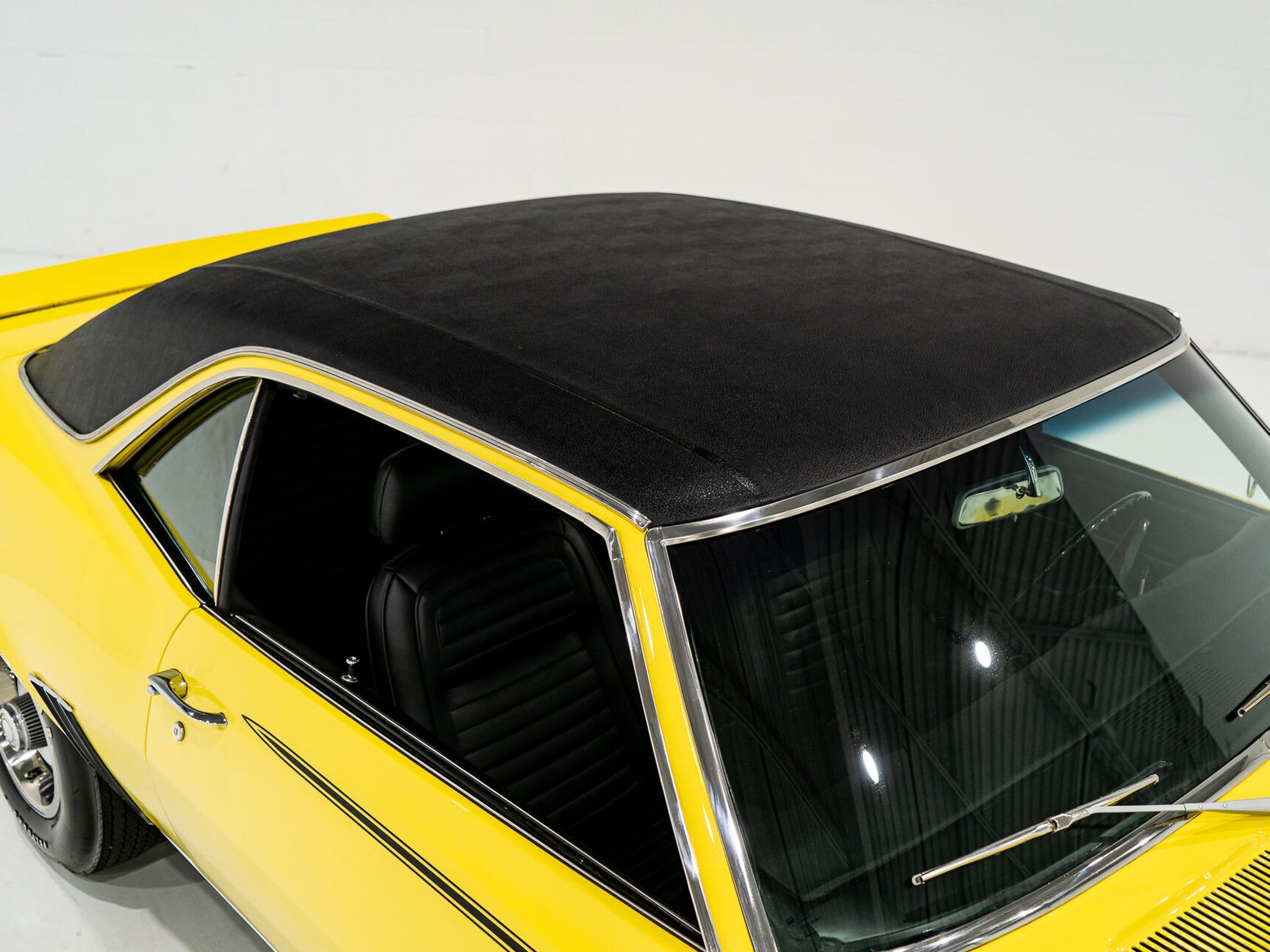 1969 Chevrolet Camaro SS **PRIX EN USD** With factory A/C Yellow Montreal - photo #34