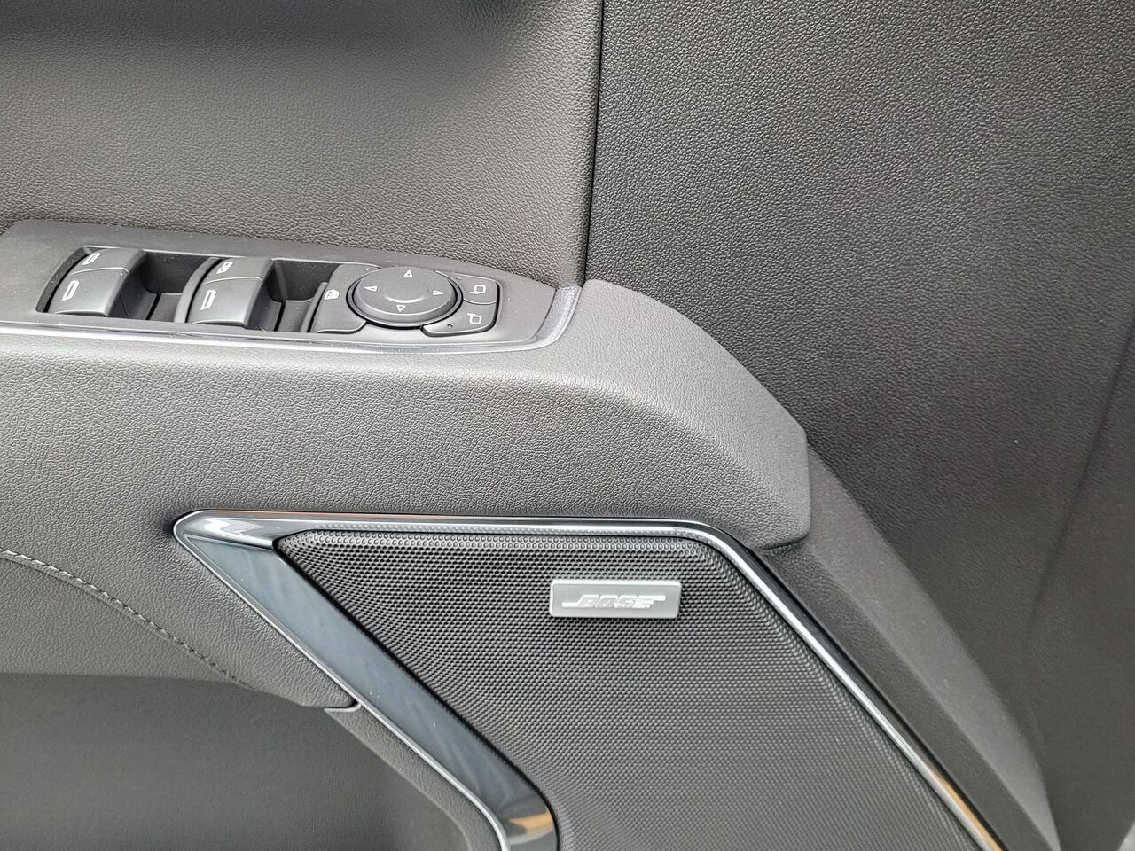 2026 Chevrolet Silverado 1500 RST cabine multiplace 4RM 157 po SUMMIT WHITE Thetford Mines - photo #10