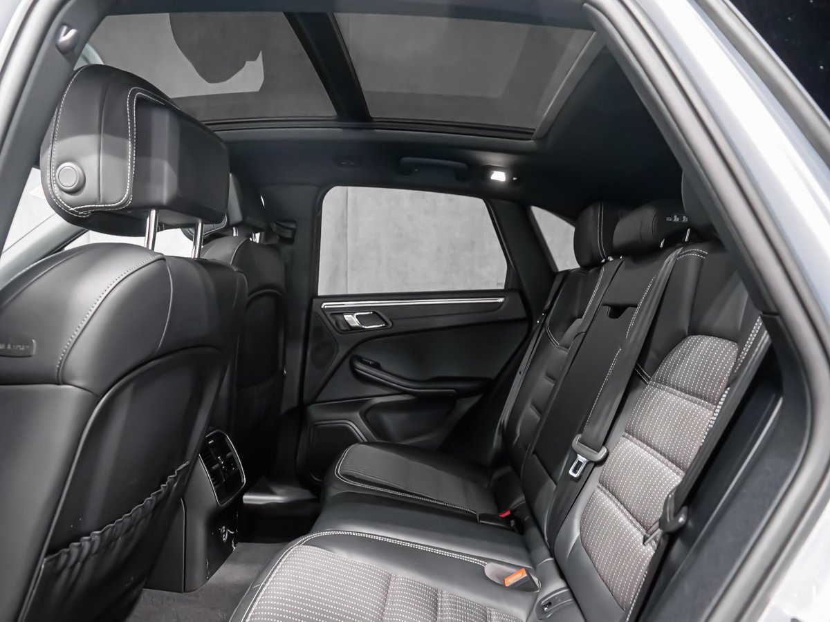Porsche Macan T 2025 Noir Montréal - photo #25