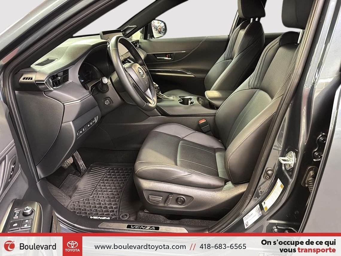 Toyota Venza 98389A-95 | XLE, AWD 2024 Gris côtier métallisé Québec - photo #9