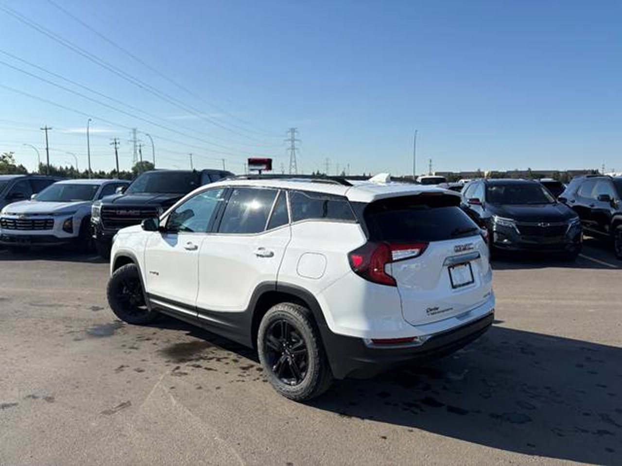 2022 GMC Terrain AWD 4dr AT4 White Sherwood Park - photo #3