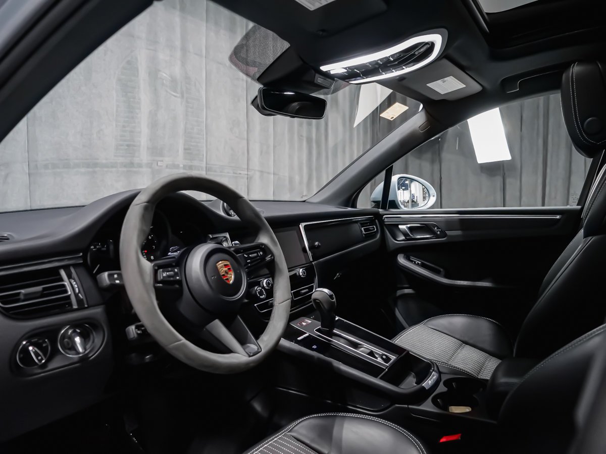 Porsche Macan T 2025 Noir Montréal - photo #5
