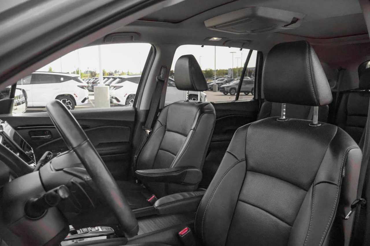 2022 Honda Pilot Touring 7-Passenger AWD Grey Sherwood Park - photo #30