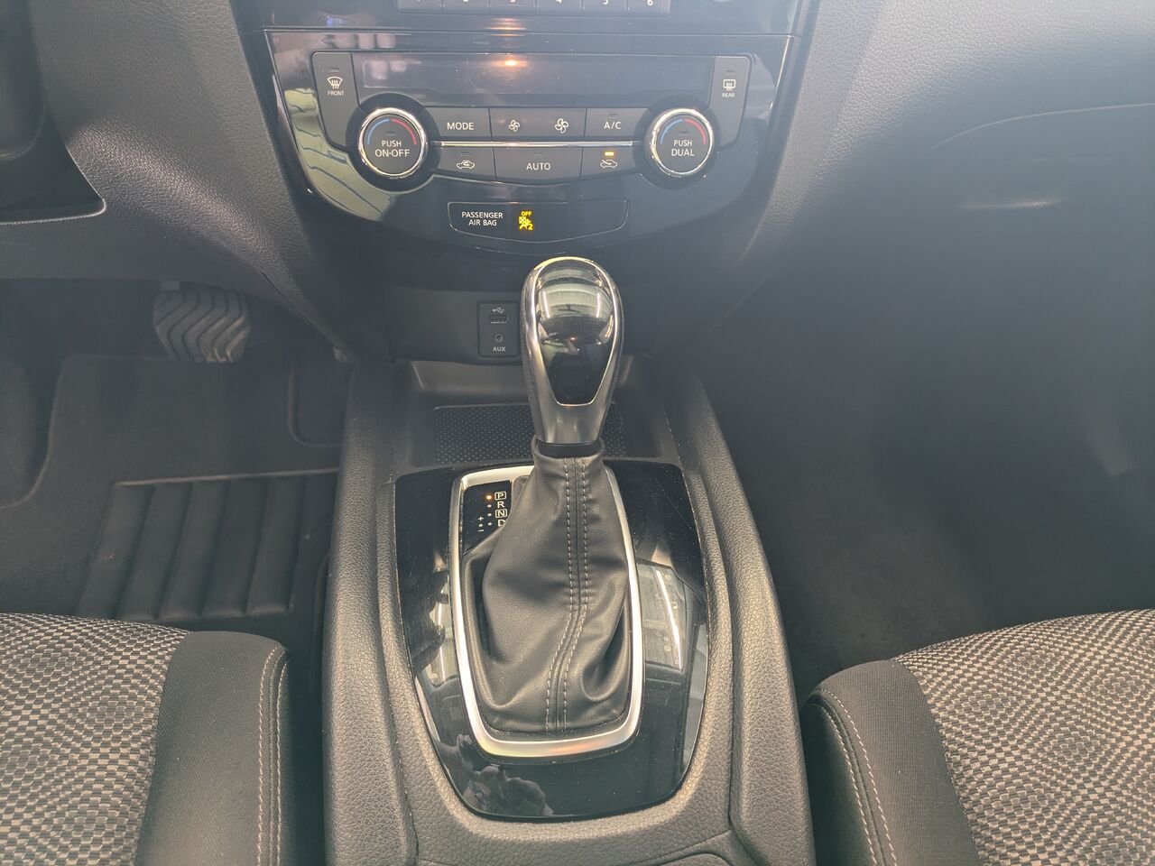 2017 Nissan Qashqai Green Gatineau - photo #9