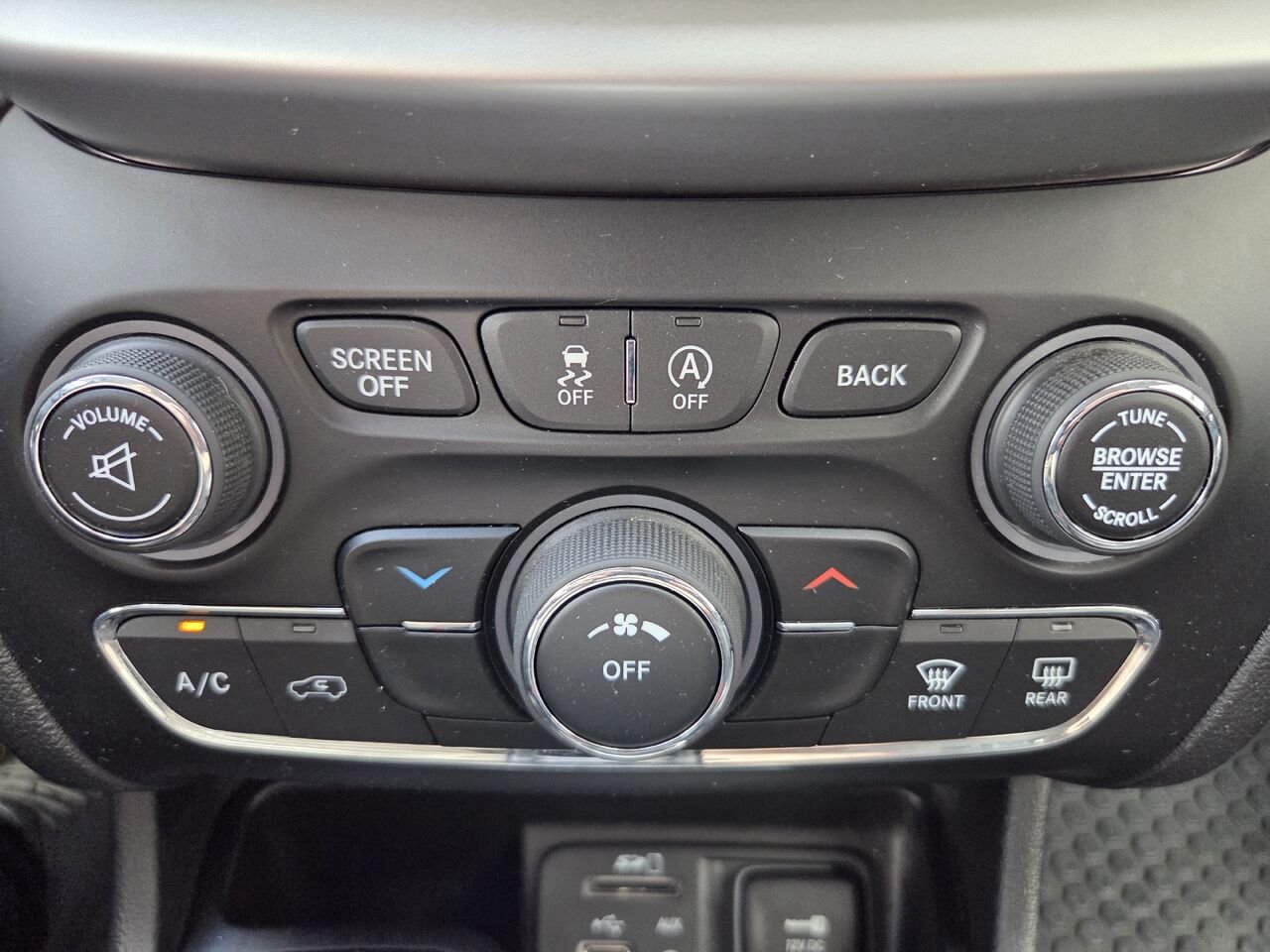 2018 JEEP CHEROKEE Silver Mont-Laurier - photo #18
