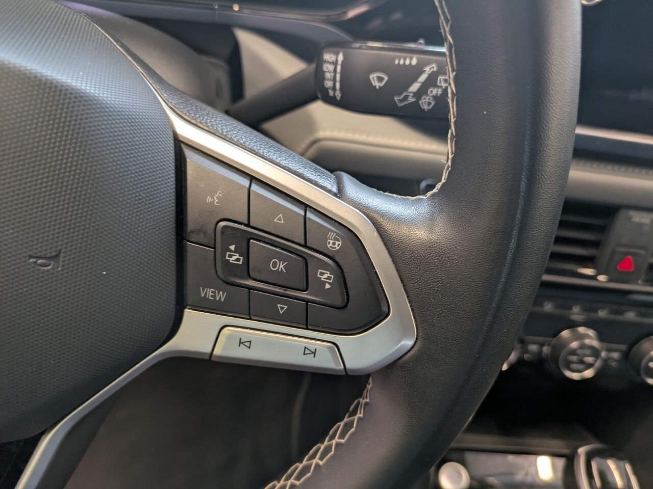 2024 Volkswagen Taos Grey Gatineau - photo #7