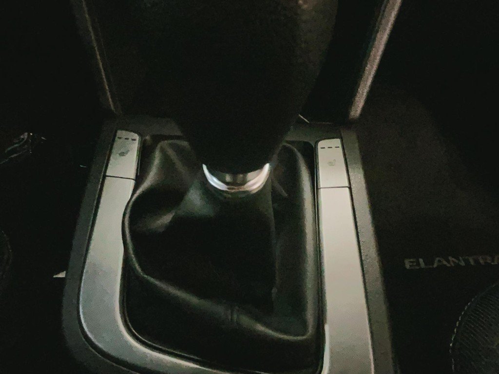 2017 Hyundai ELANTRA White Amos - photo #15