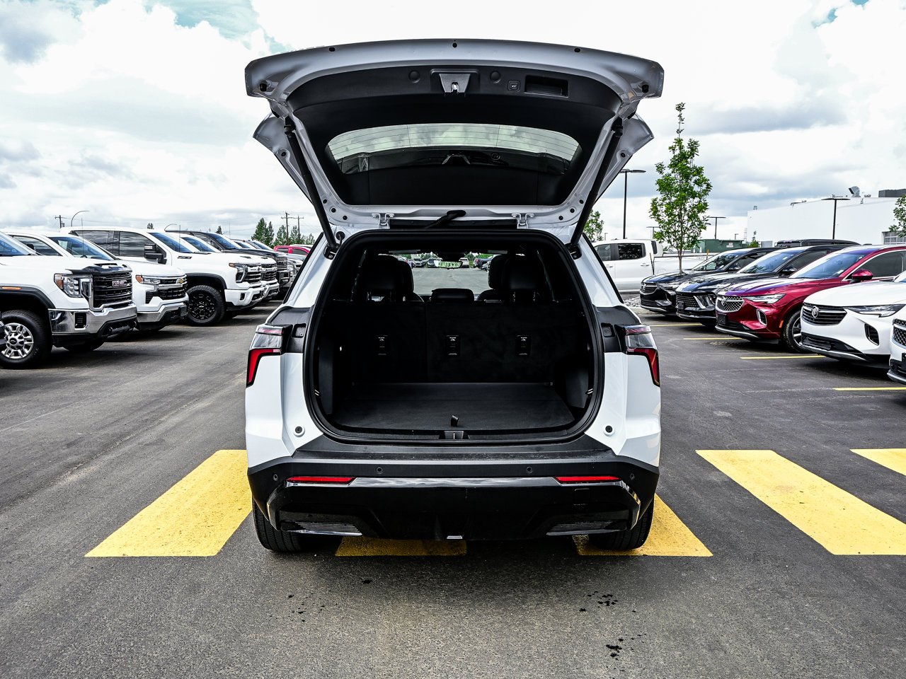 2026 Chevrolet Equinox AWD 4dr RS White Sherwood Park - photo #13