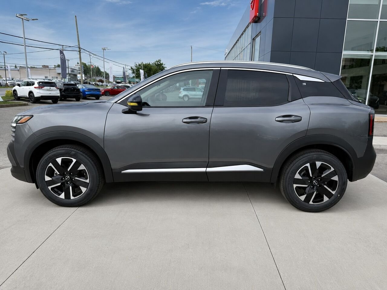 NISSAN Kicks KICKS SV PRIVILEGE AWD 2026 Gris poudre métallisé Châteauguay - photo #1