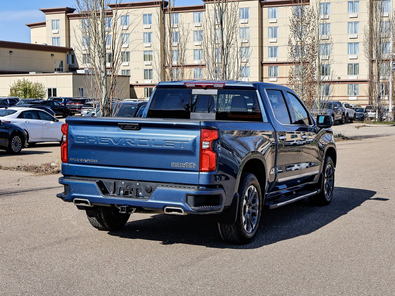 2024 Chevrolet Silverado 1500 4WD Crew Cab 147 High Country Blue Sherwood Park - photo #12