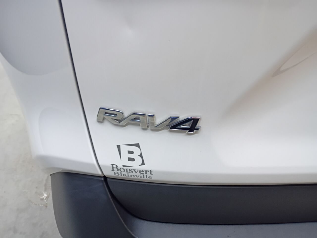 2021 Toyota RAV4 White Blainville - photo #8