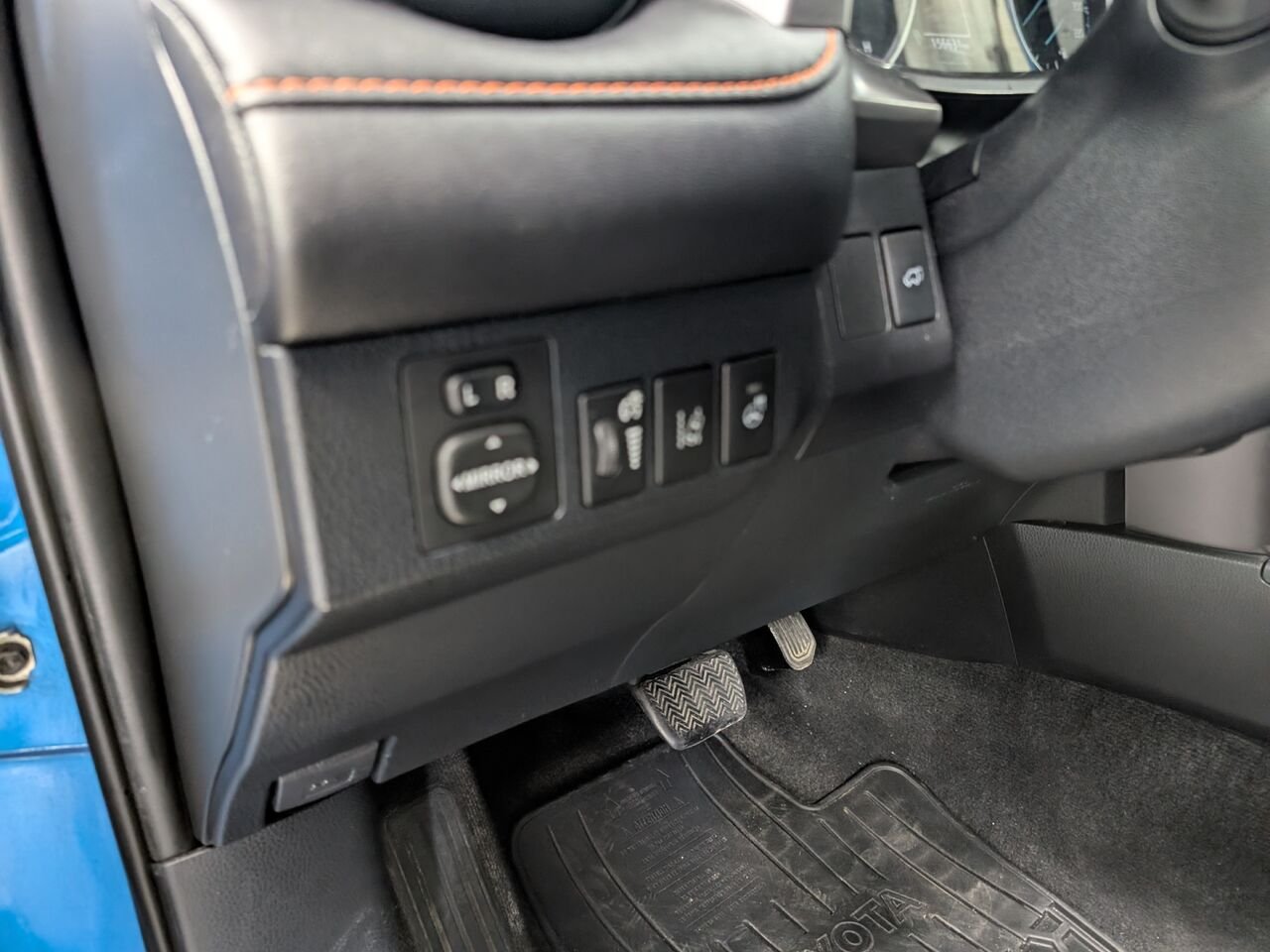2017 Toyota RAV4 Hybrid JTMJJREV6HD088292 Electric Storm Blue Sherbrooke - photo #10