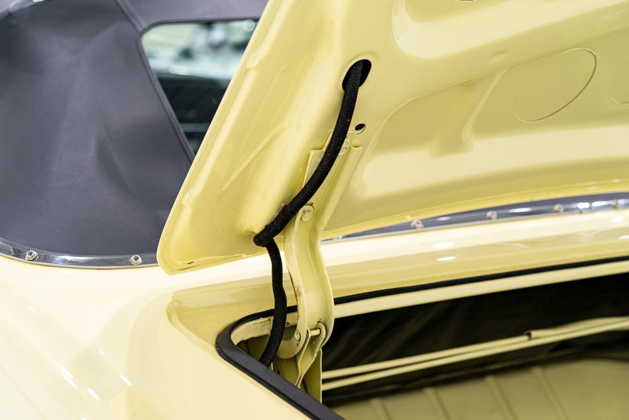 1965 Chevrolet Impala SS *PRIX EN USD* 396/325HP 4spd frame off restoration Yellow Montreal - photo #51