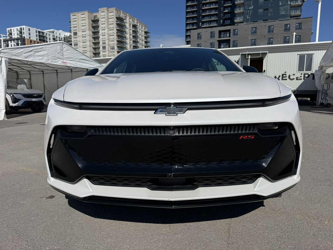 2025 Chevrolet Equinox EV 2RS AWD TOIT PANORAMIQUE White Laval - photo #5