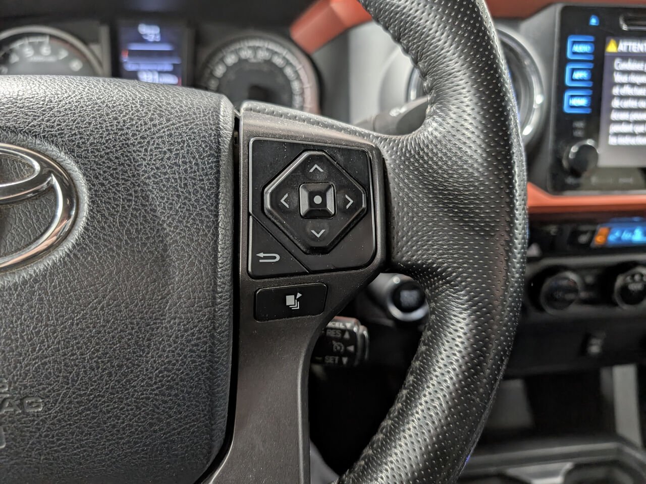 Toyota Tacoma TRD SPORT/SIÈGES CHAUFFANTS/VOLANT CHAUFFANT/AC BIZONE/CAMÉRA DE RECUL/ 2017 Orange Sherbrooke - photo #14