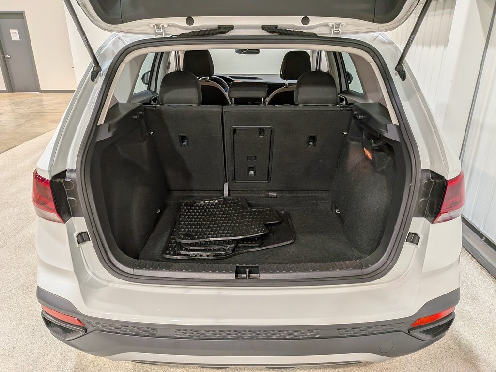 2023 Volkswagen Taos Trendline FWD White Val-David - photo #8