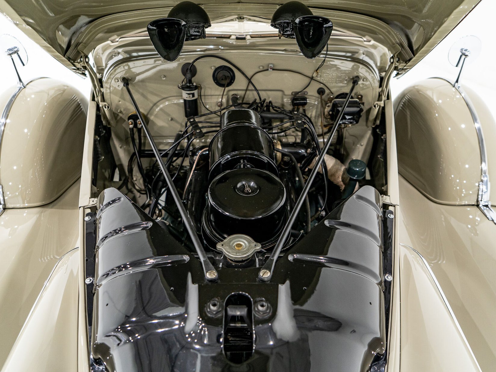 Cadillac Series 75 1 of 27 built. Former CCCA National first prize winner *PRICE IN USD* 1939 Brun Montréal - photo #11