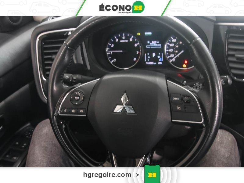 2019 Mitsubishi Outlander White Laval - photo #12