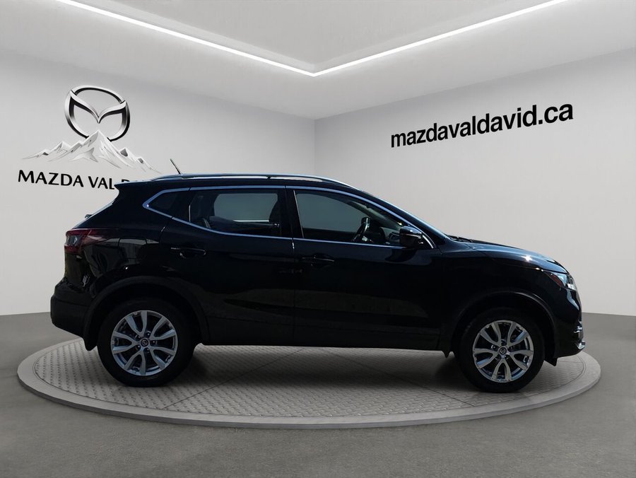 2023 Nissan Qashqai SV TI CVT, Sièges chauffants avant, Toit ouvrant, Volant chauffant Black