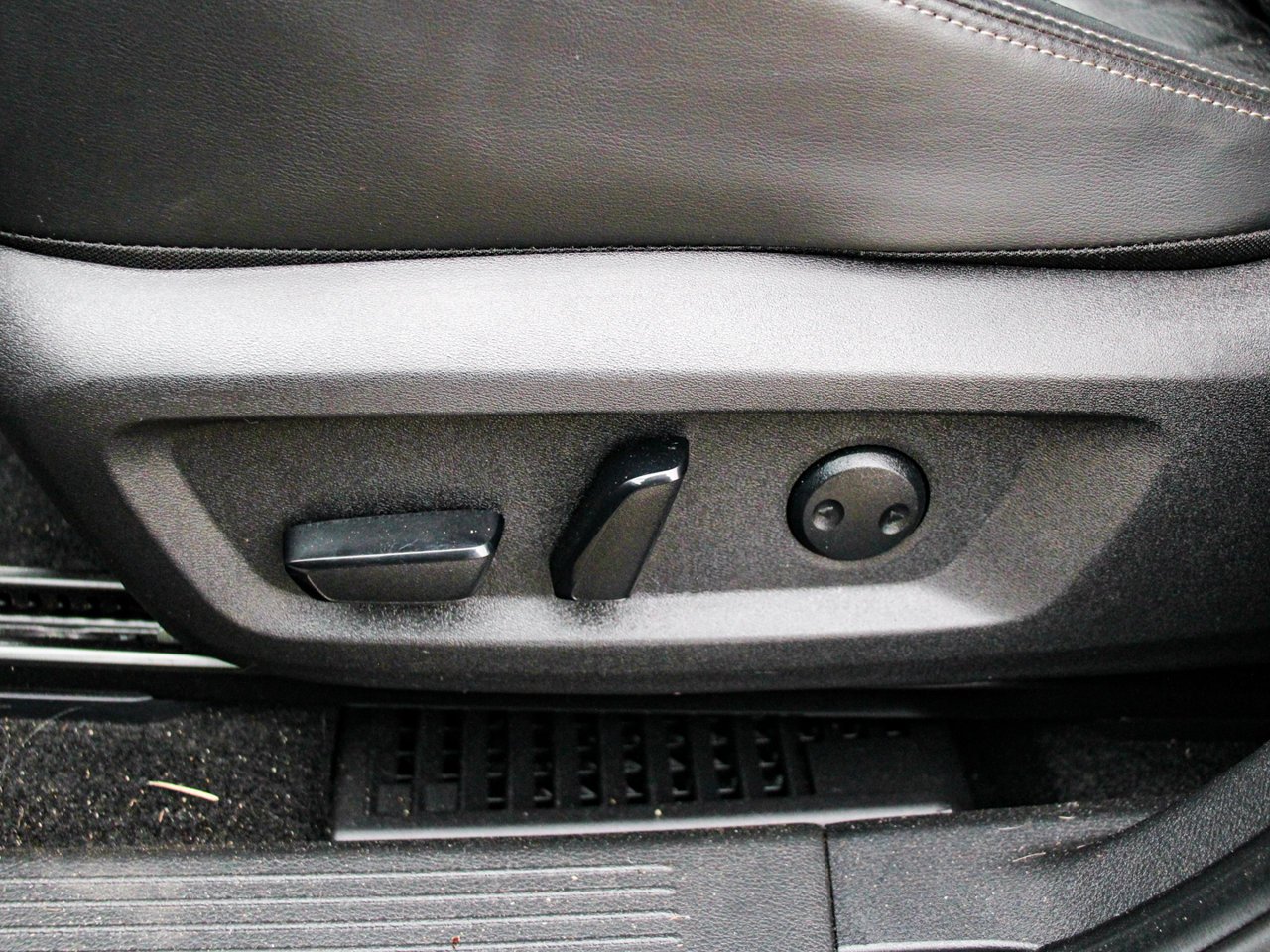 2024 Nissan Rogue AWD Platinum Black Sherwood Park - photo #14