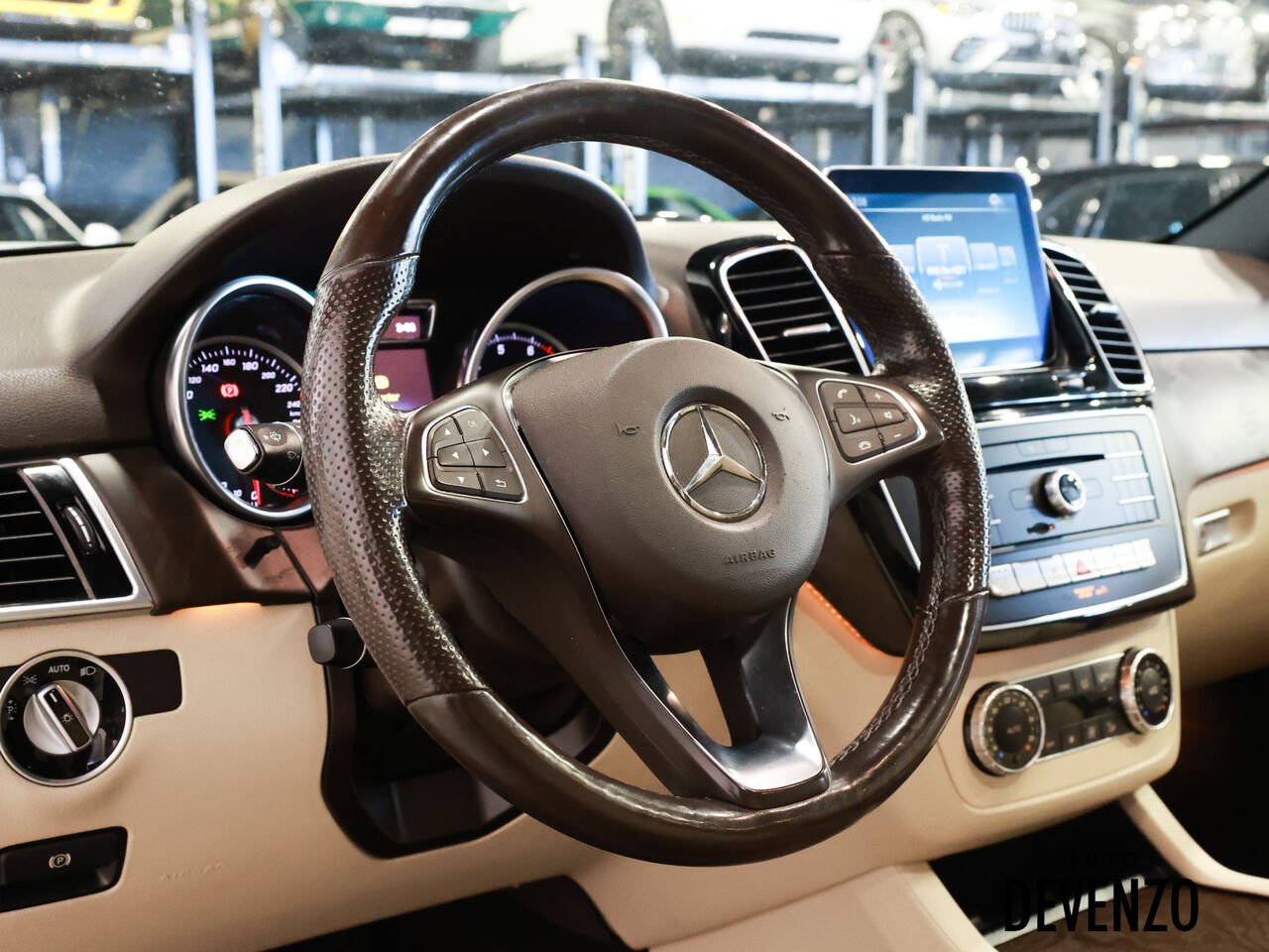 2017 Mercedes-Benz GLE White Saint-Eustache - photo #12