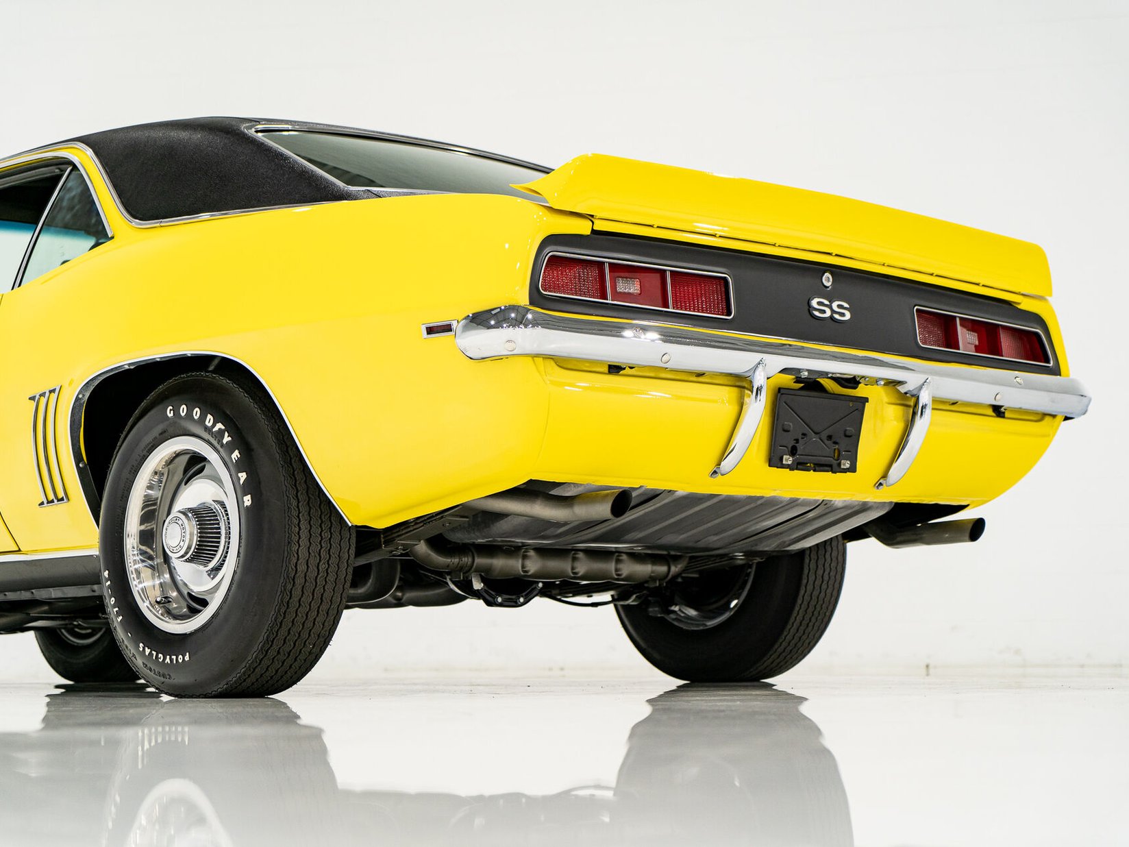 1969 Chevrolet Camaro SS **PRIX EN USD** With factory A/C Yellow Montreal - photo #44