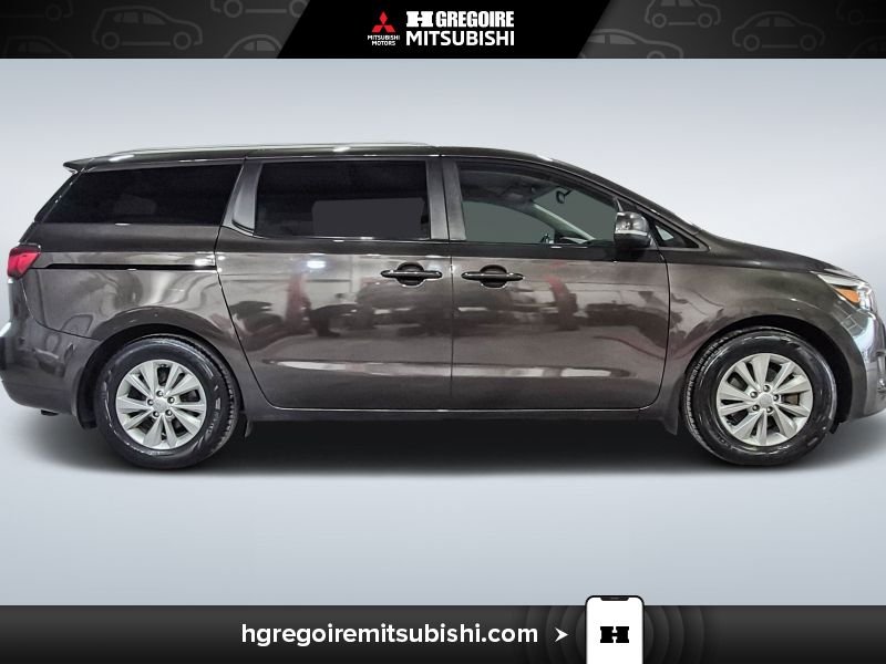 Kia Sedona 2017 Gris Blainville - photo #10