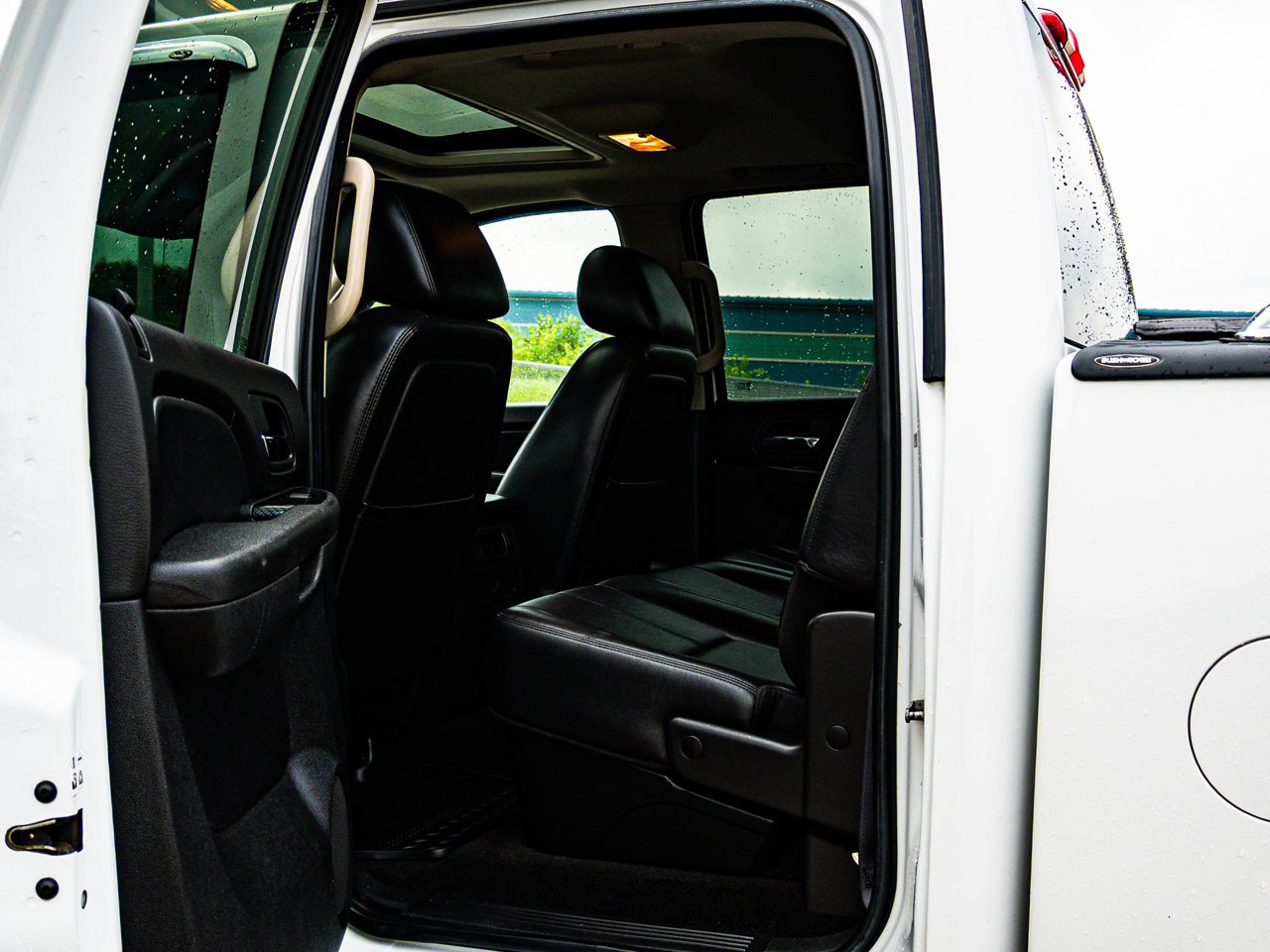 2011 Chevrolet Silverado 3500HD 4WD Crew Cab 167 LTZ White Sherwood Park - photo #27