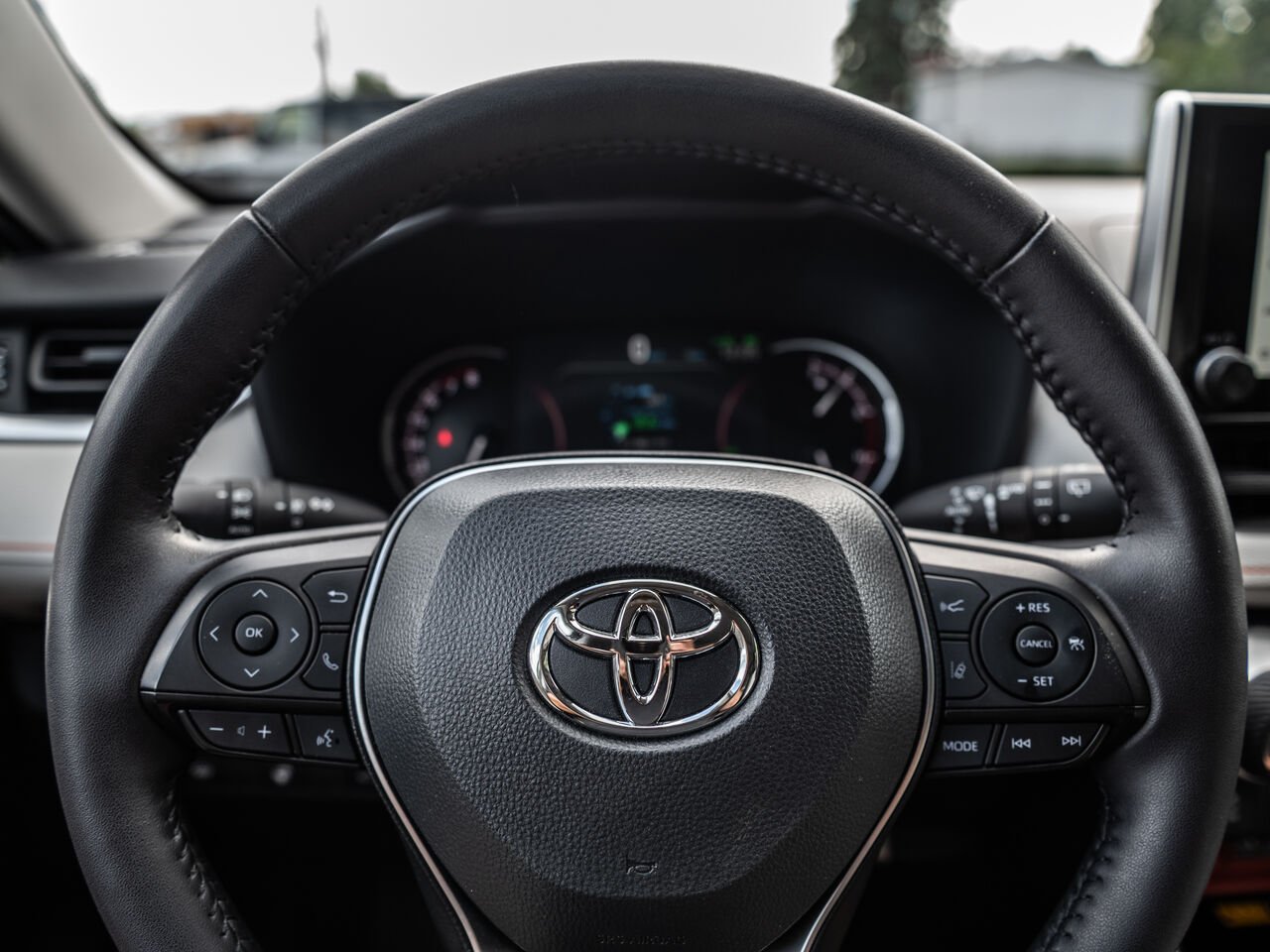 2025 Toyota RAV4 Green Sainte-Julienne - photo #15
