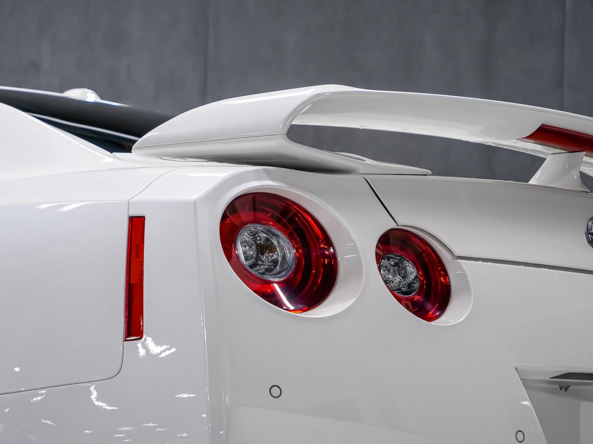 Nissan GT-R PREMIUM 2023 Blanc Montréal - photo #14