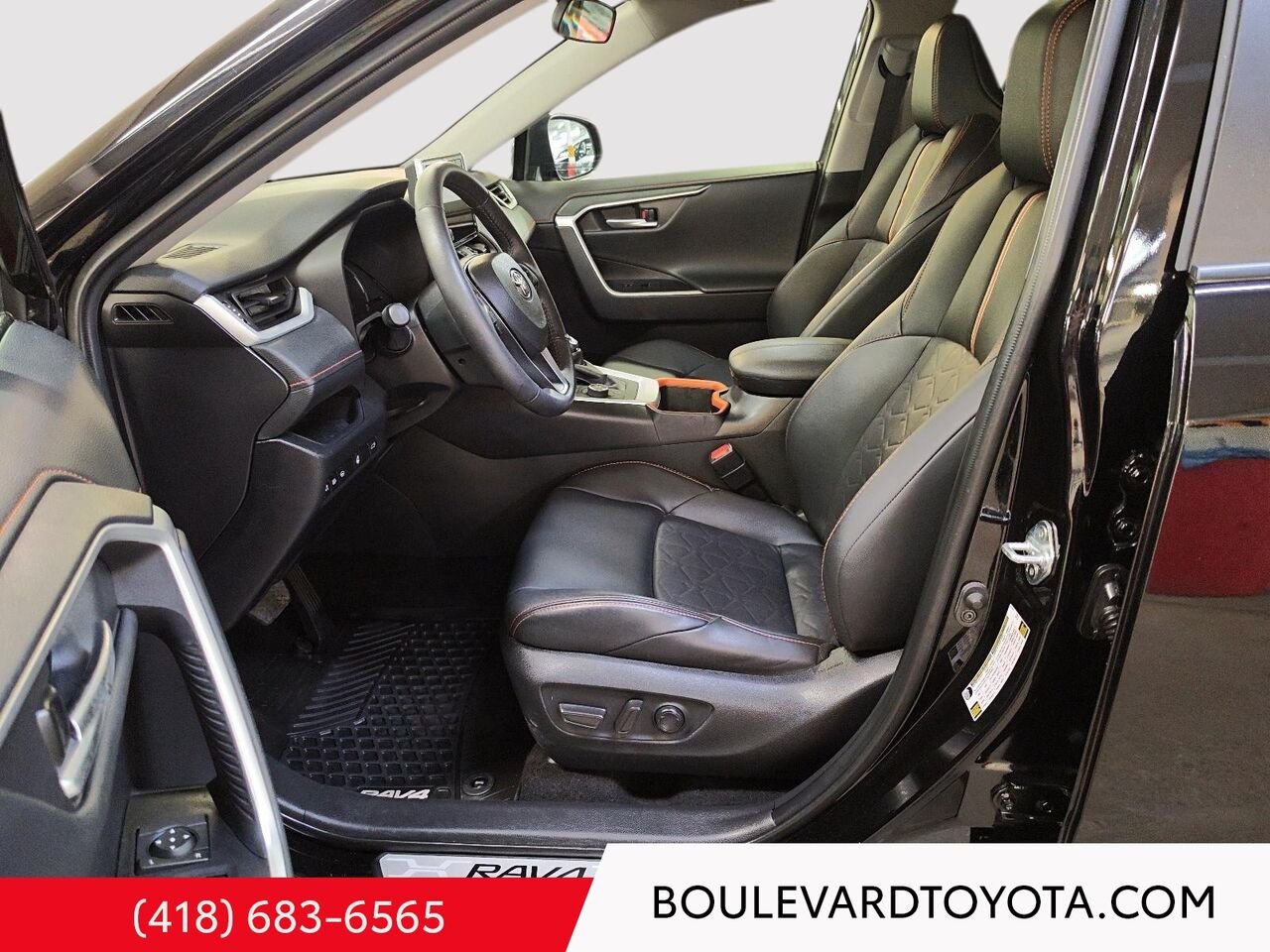 Toyota RAV4 97734B-130 | ADVENTURE 2024 Noir minuit métallisé Québec - photo #8