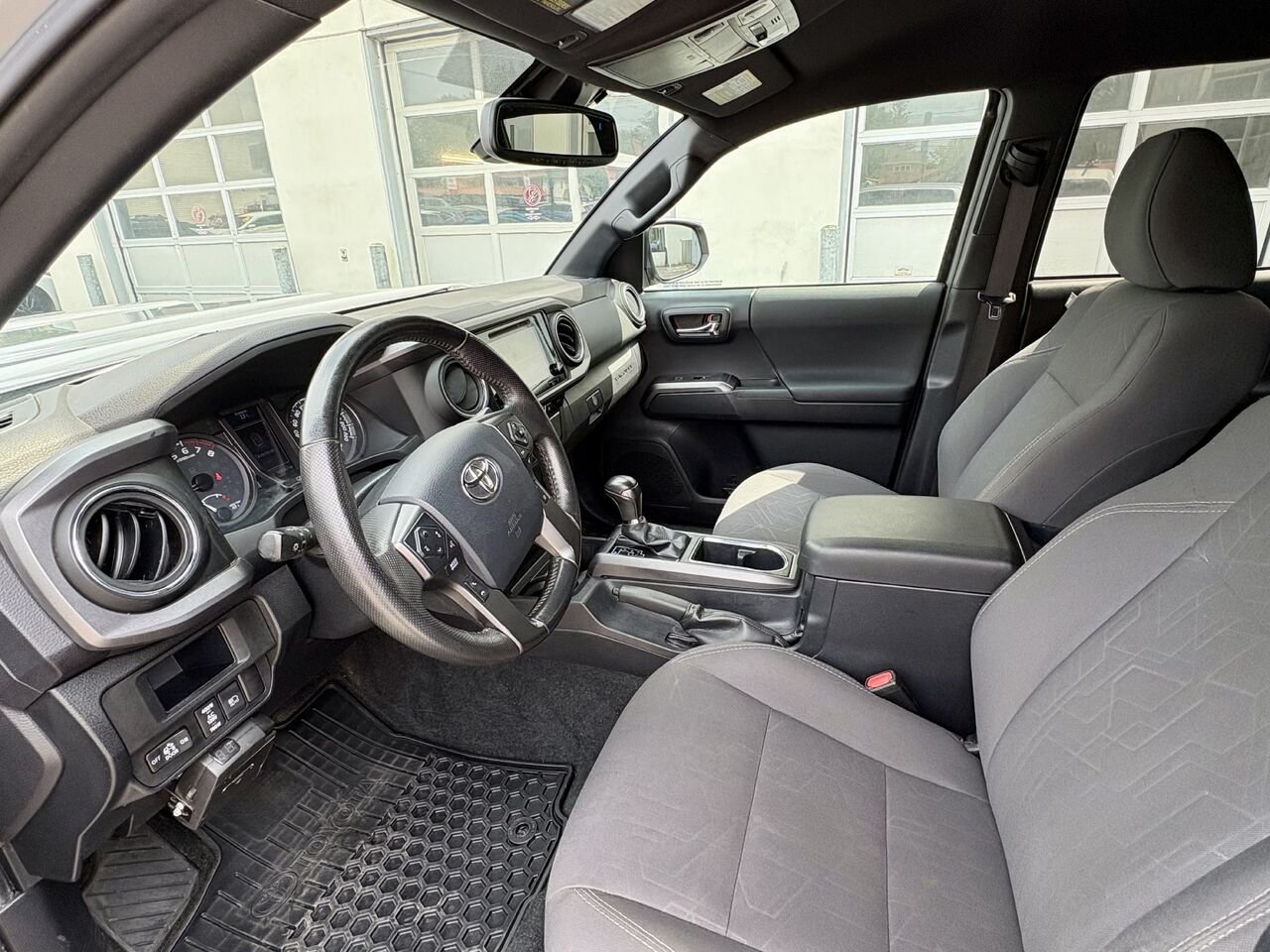 2018 Toyota TACOMA Silver Mont-Laurier - photo #12