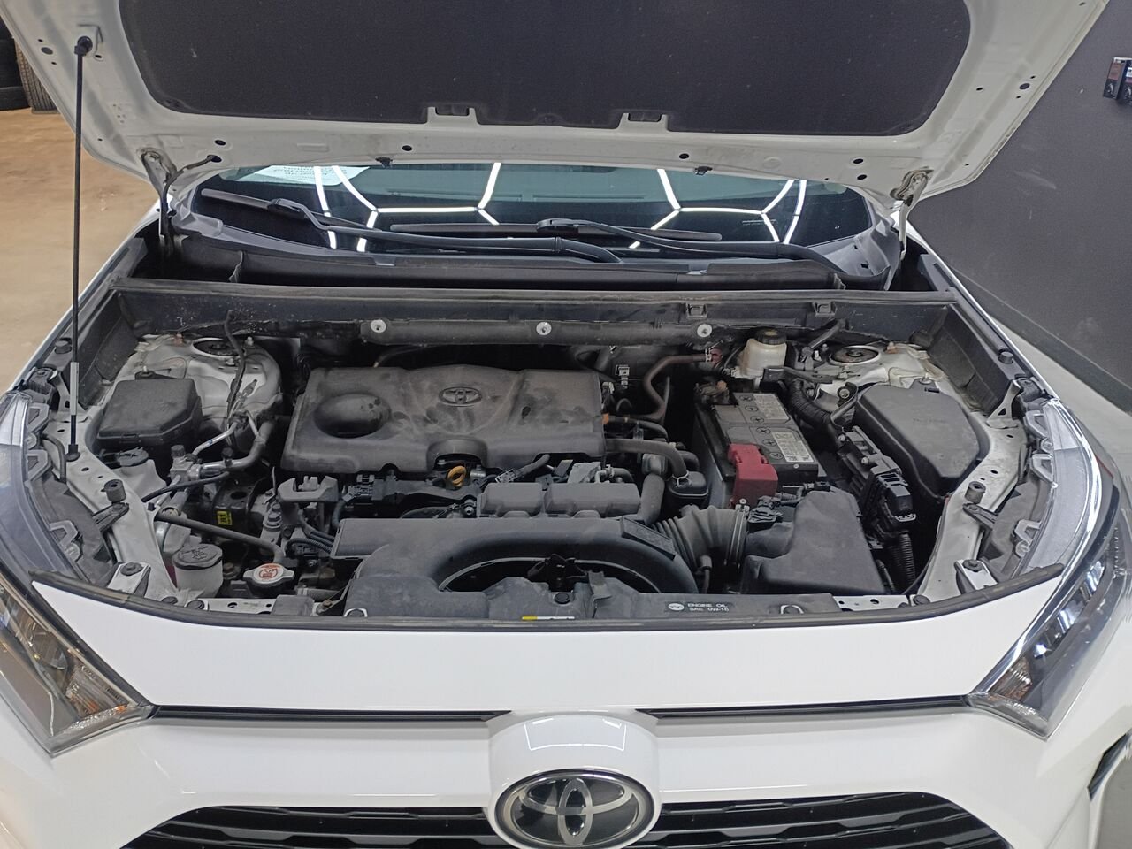 2021 Toyota RAV4 White Blainville - photo #33