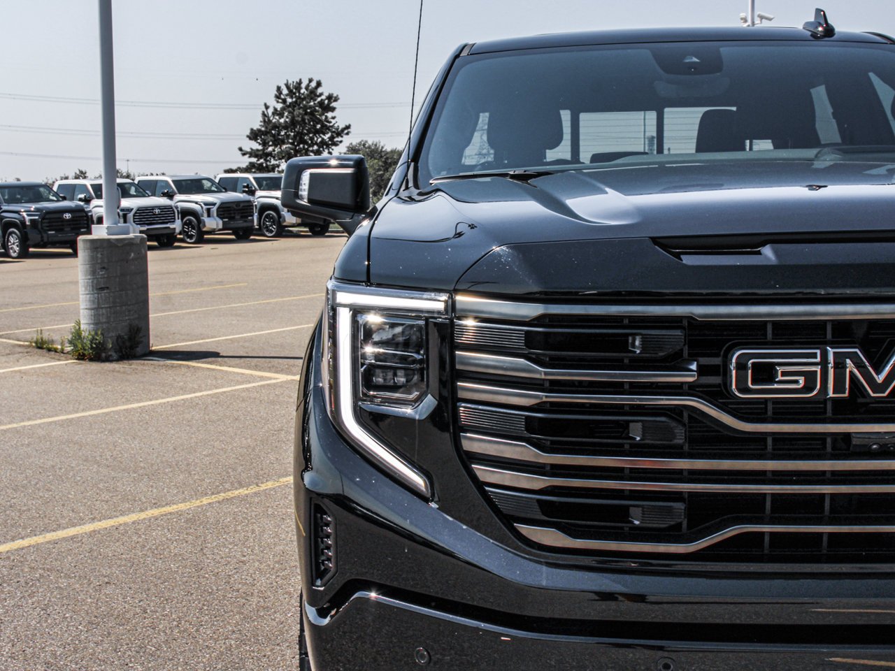 2026 GMC Sierra 1500 4WD Crew Cab 147 AT4 Black Sherwood Park - photo #10