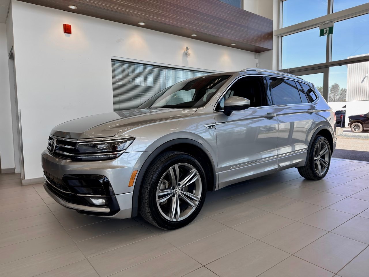 2021 Volkswagen Tiguan Silver Notre-Dame-des-Prairies - photo #16