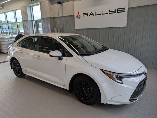 Toyota Corolla hybride LE AWD 2024 Blanc